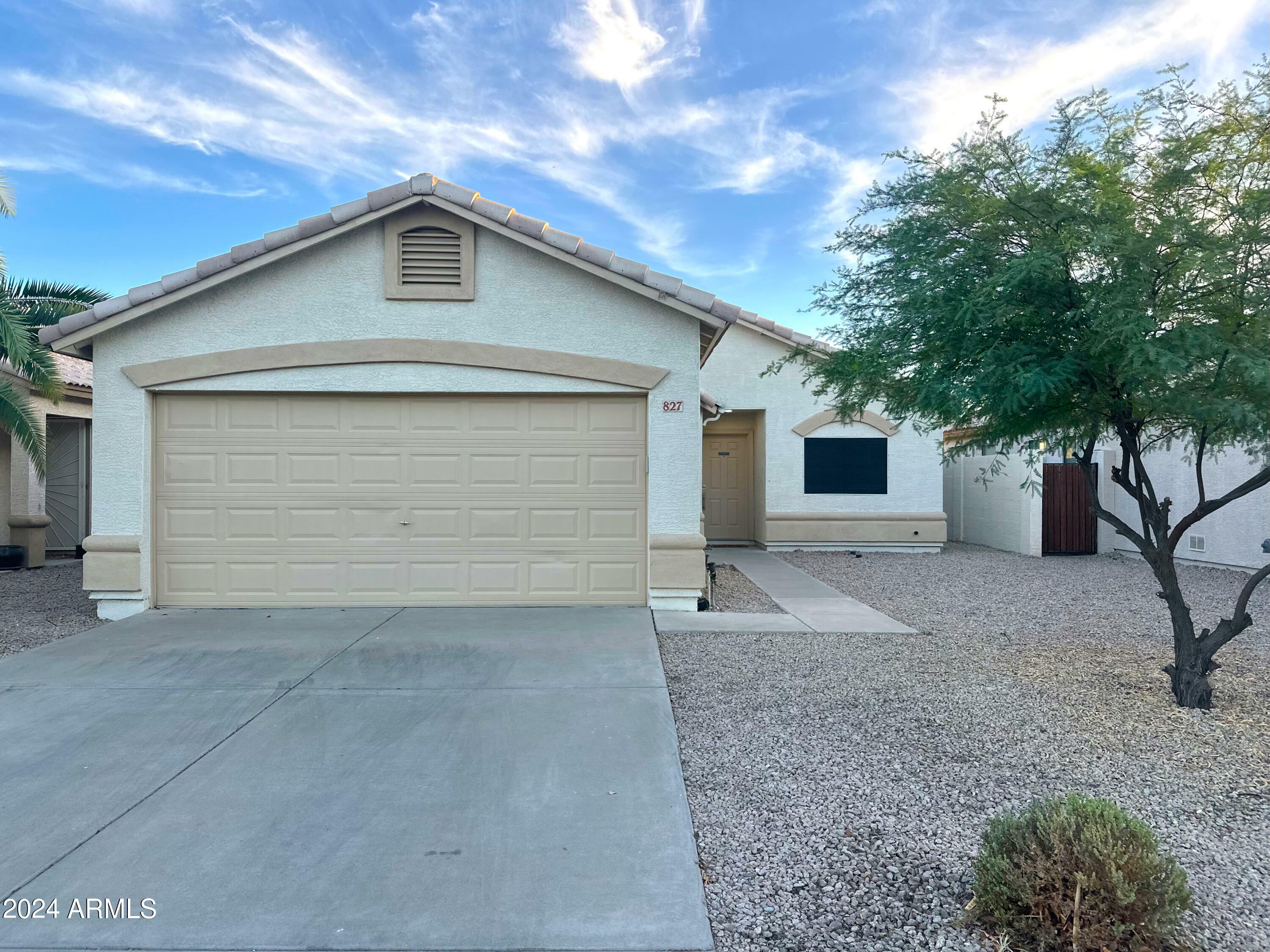 Property Photo:  827 E Saragosa Street  AZ 85225 