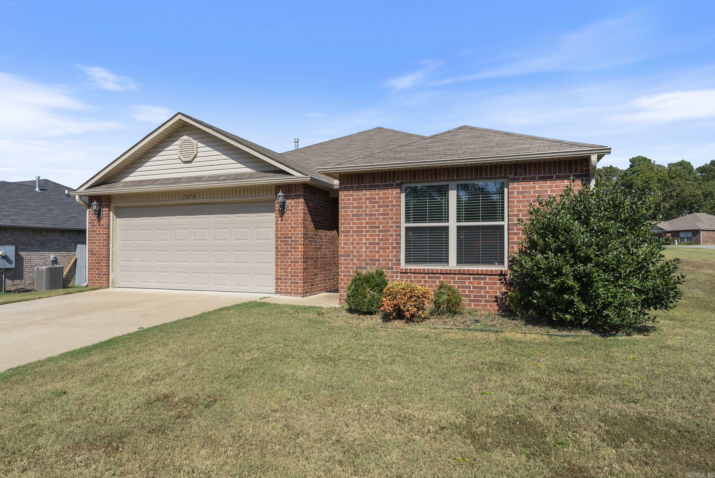 Property Photo:  1074 Meadows Edge Drive  AR 72002 