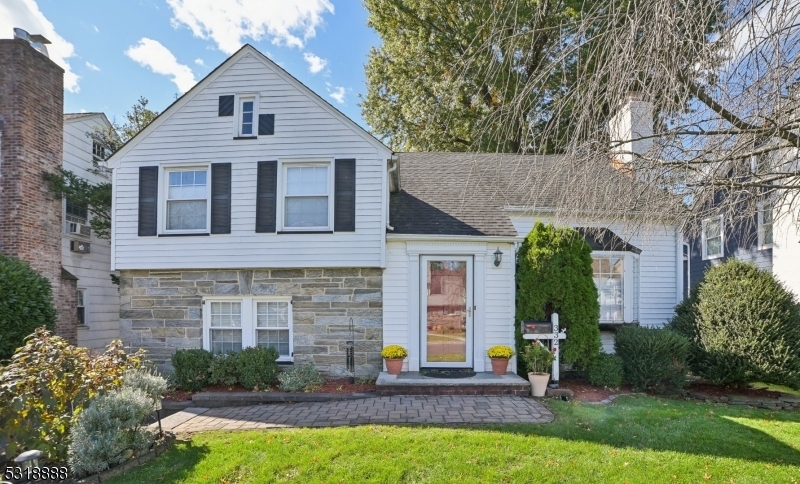 Property Photo: 332 Putnam Rd NJ 07083