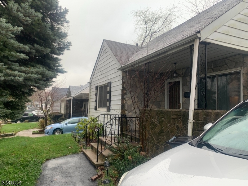 Property Photo:  1048 Chester St  NJ 07205 