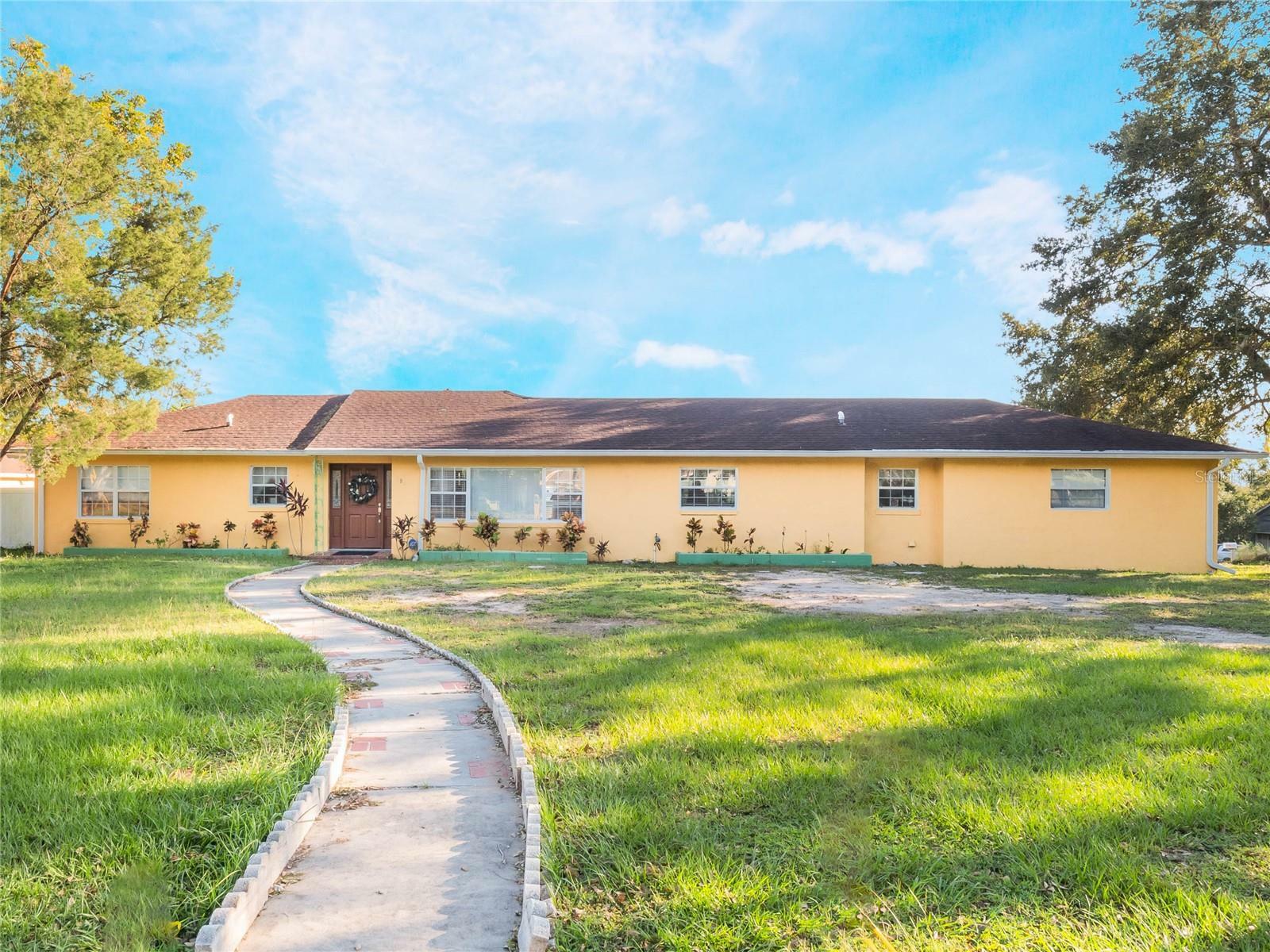 Property Photo:  181 W Minnehaha Avenue  FL 34711 