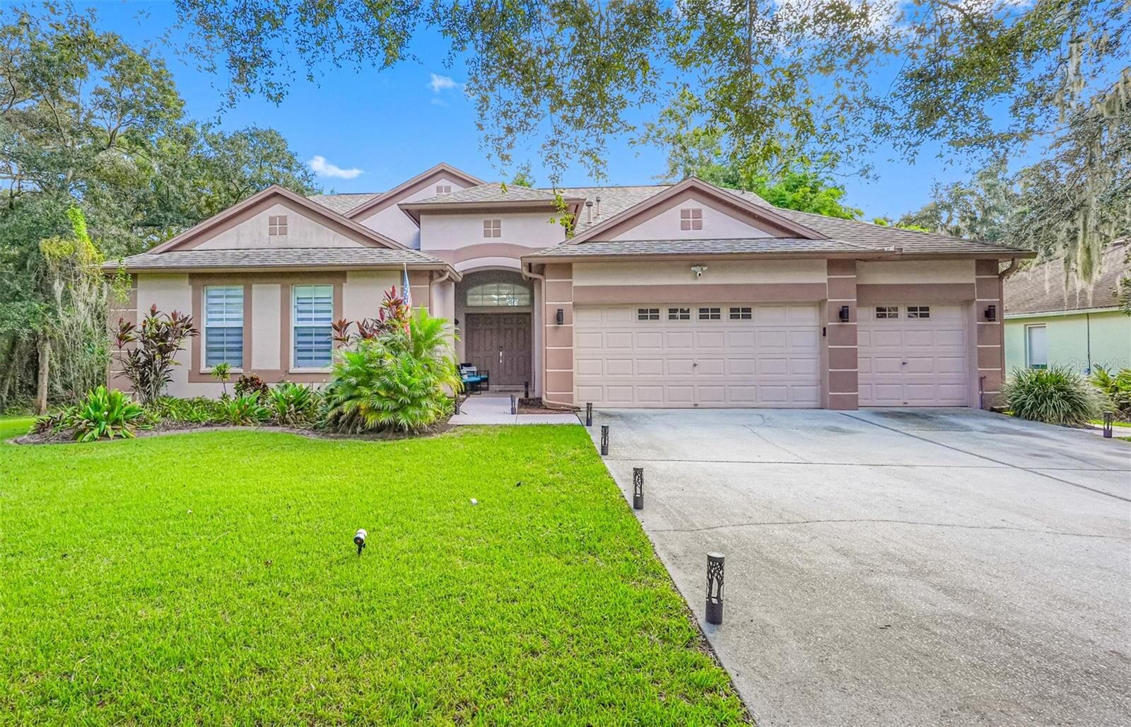 Property Photo:  12532 River Birch Drive  FL 33569