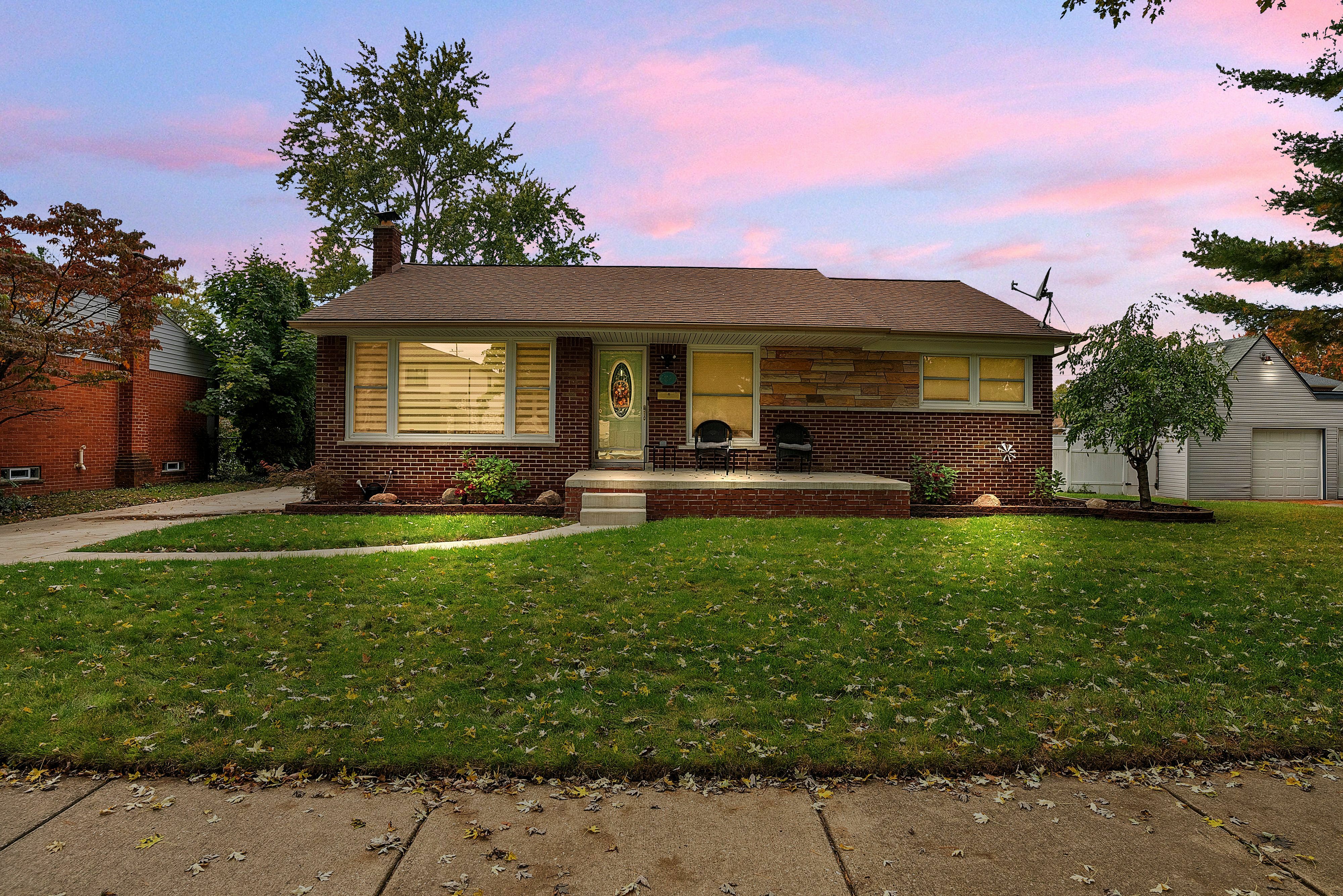 Property Photo:  6821 Kinmore Street  MI 48127 2038 