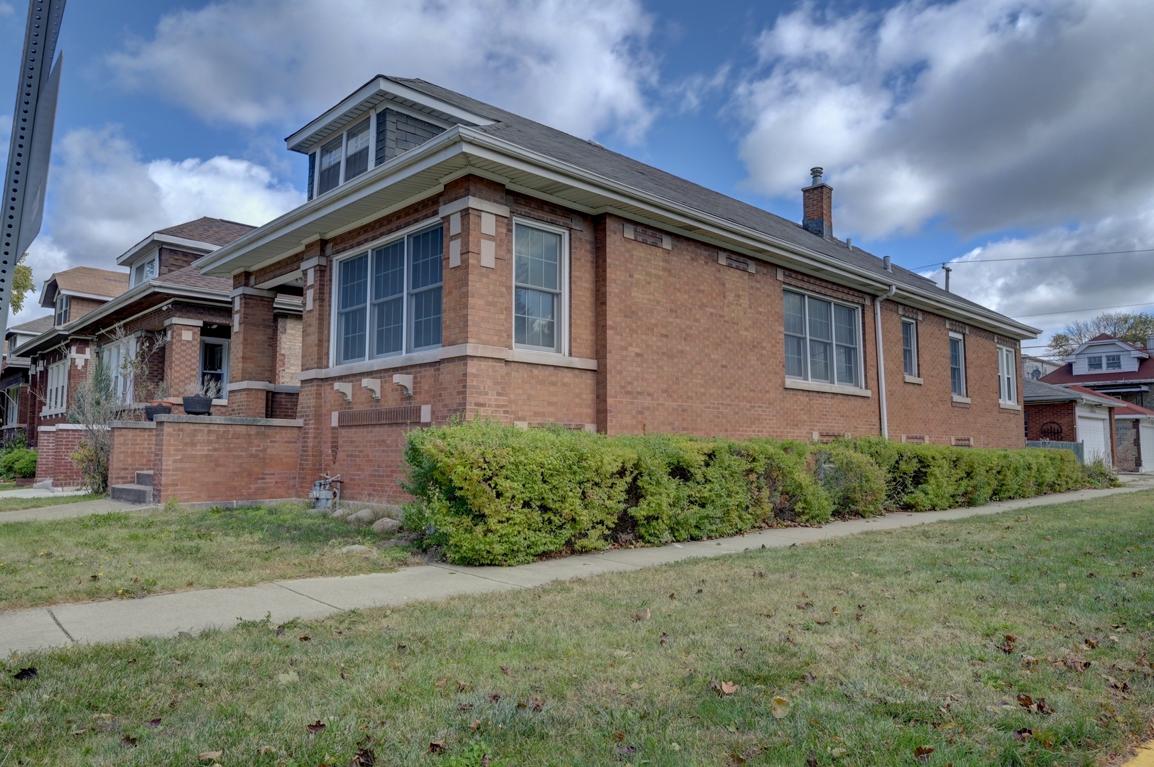 Property Photo:  1647 Ridgeland Avenue  IL 60402 