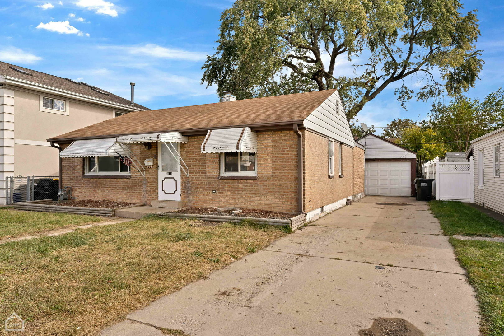 Property Photo:  4025 Grace Street  IL 60176 