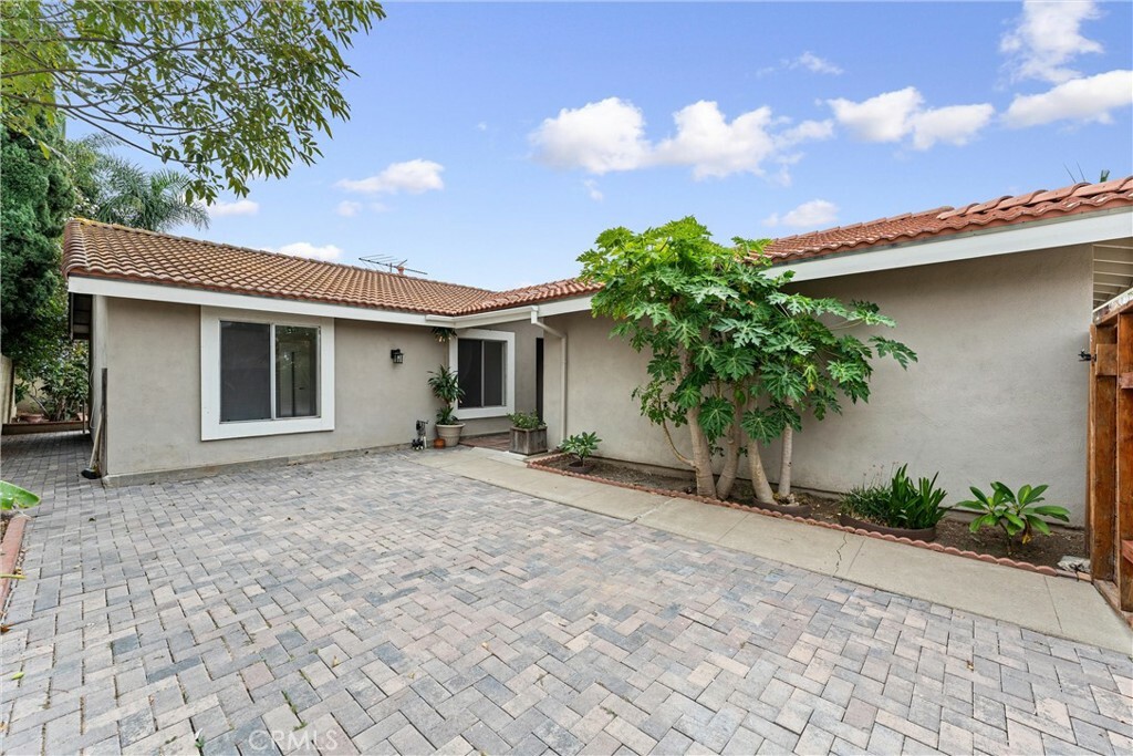 Property Photo:  4892 Lindstrom Avenue  CA 92604 