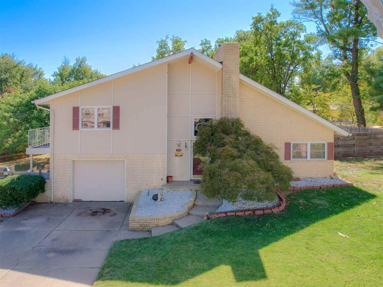 Property Photo:  2404 Canterbury  OK 74604 