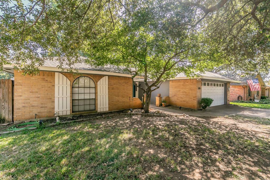 Property Photo:  305 Betty L Lane  TX 76028 