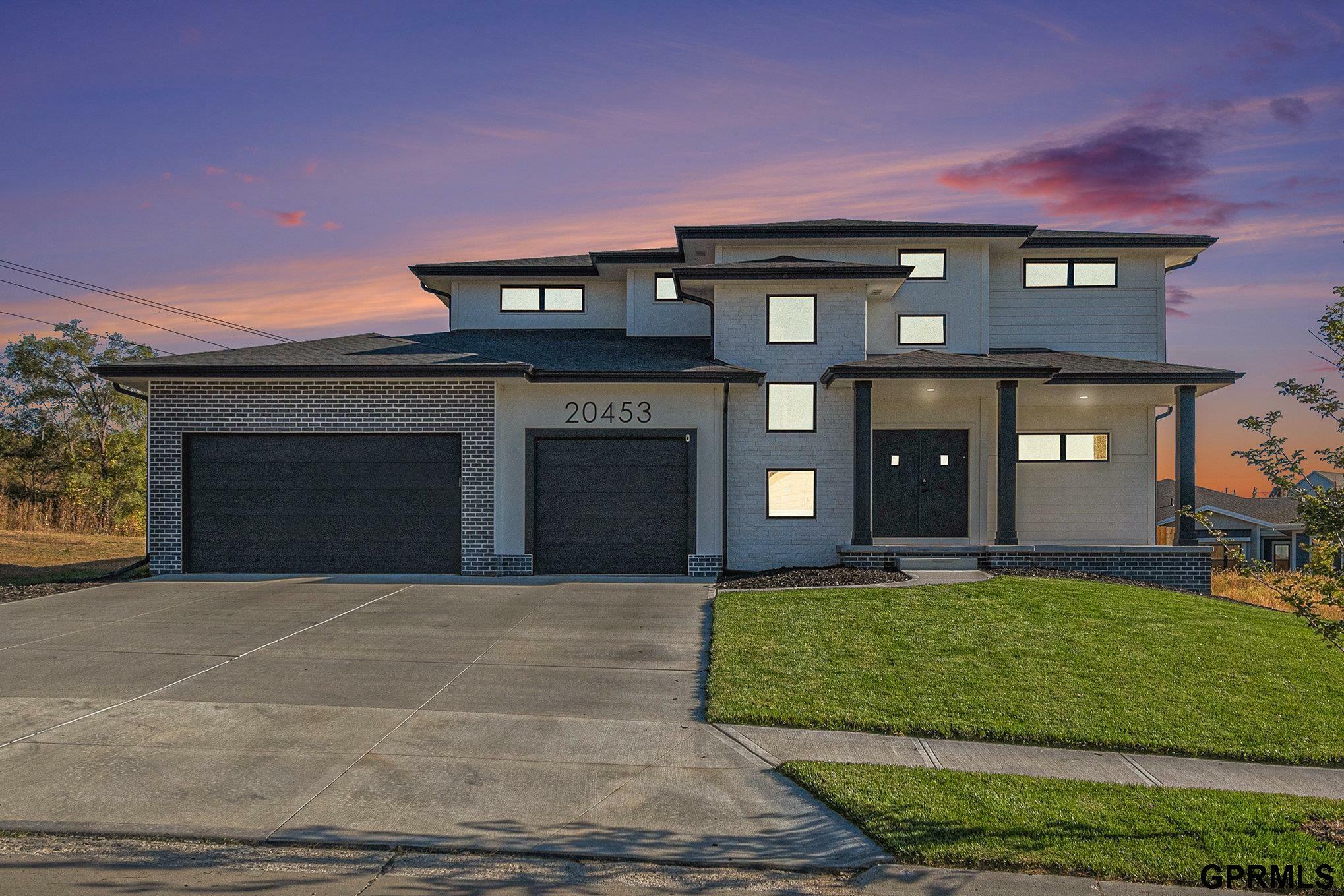 Property Photo: 20453 B Street NE 68022