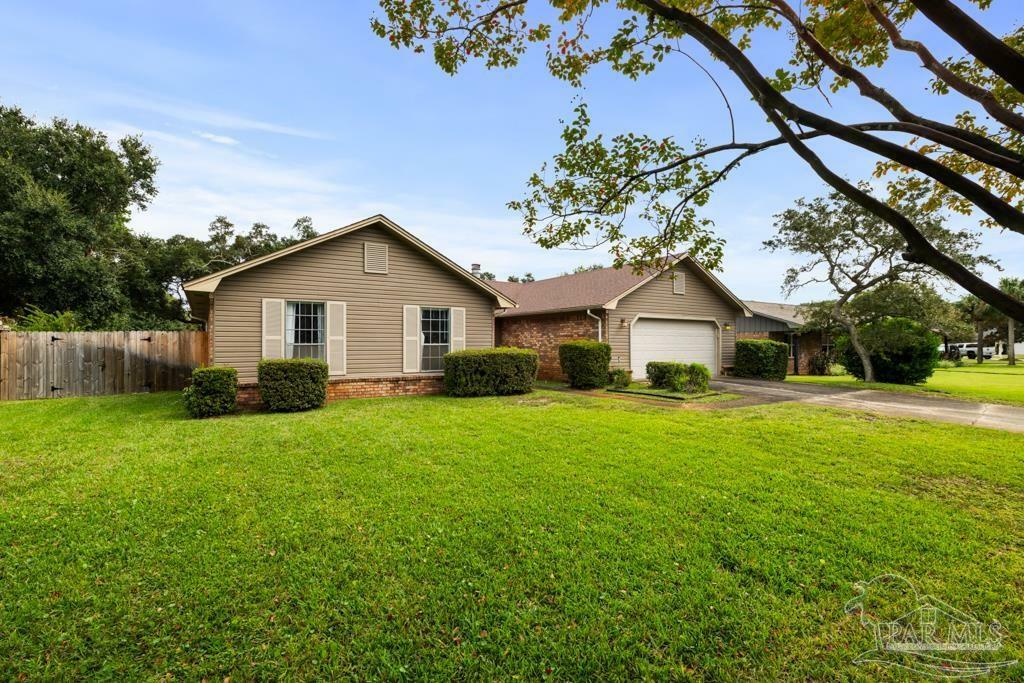 Property Photo:  2804 Venetian Ct  FL 32563 