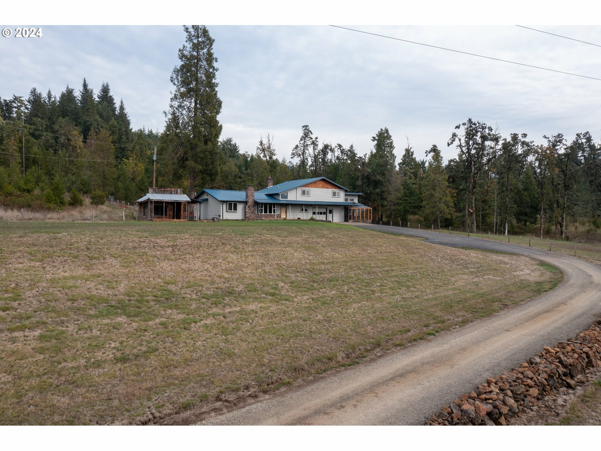 Property Photo: 37075 Camp Creek Rd OR 97478