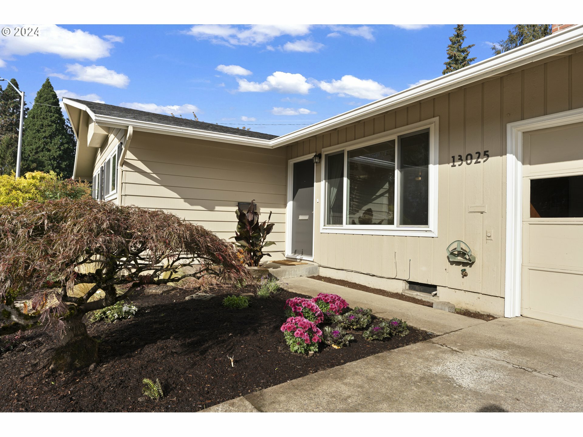 Property Photo:  13025 SW Brightwood St  OR 97005 