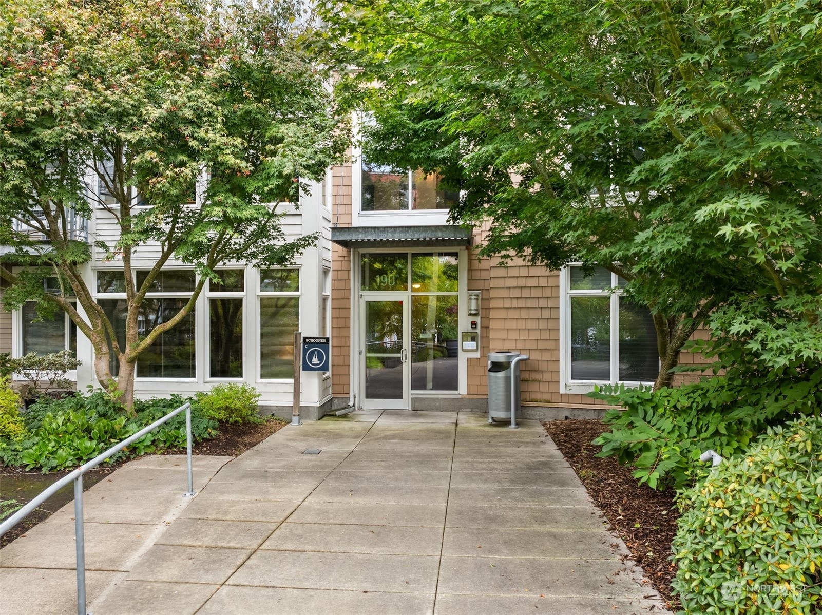 Property Photo:  190 Harbor Square Lane C332  WA 98110 