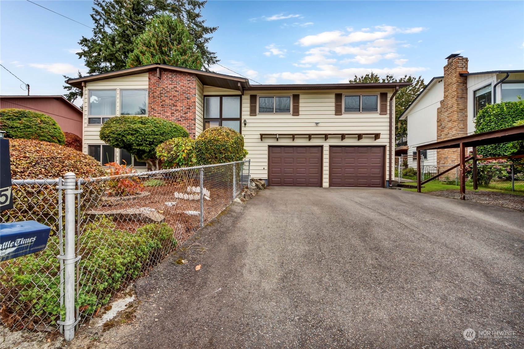 Property Photo:  20625 9th Avenue S  WA 98198 