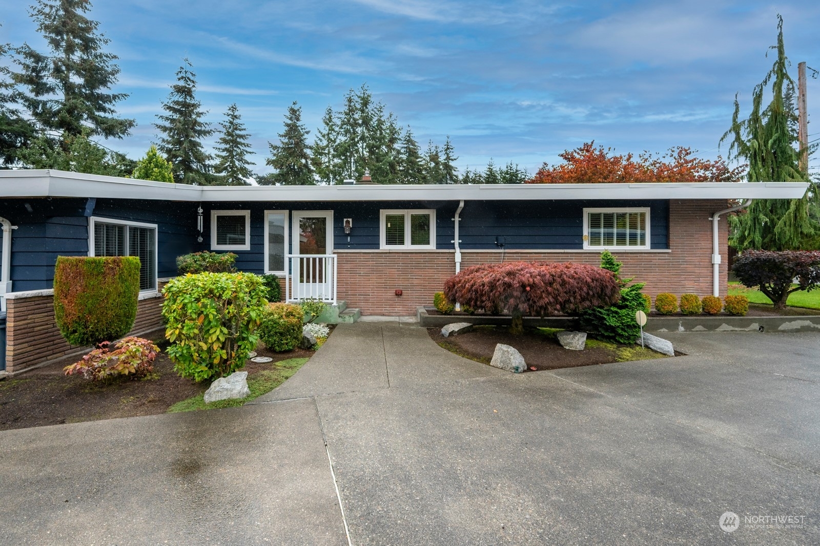 Property Photo:  6016 Park Way  WA 98036 