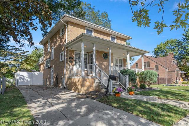 Property Photo:  212 S York Street  MI 48124 