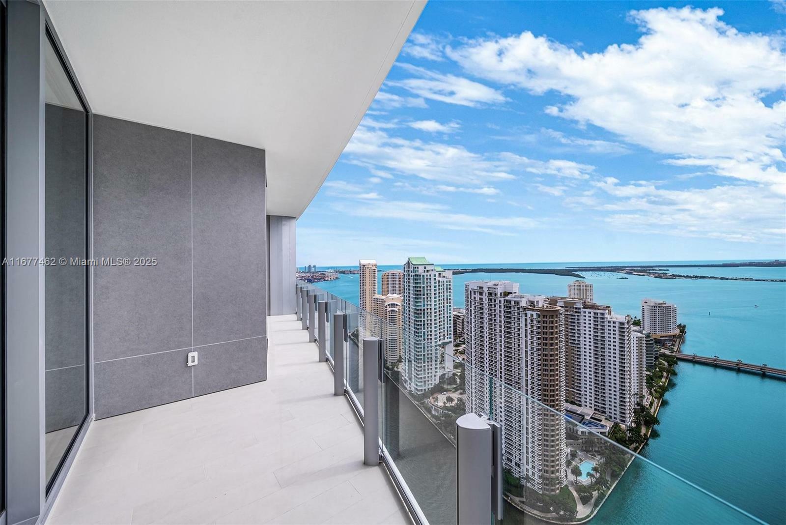 Property Photo:  300 Biscayne Blvd Way 4206  FL 33131 