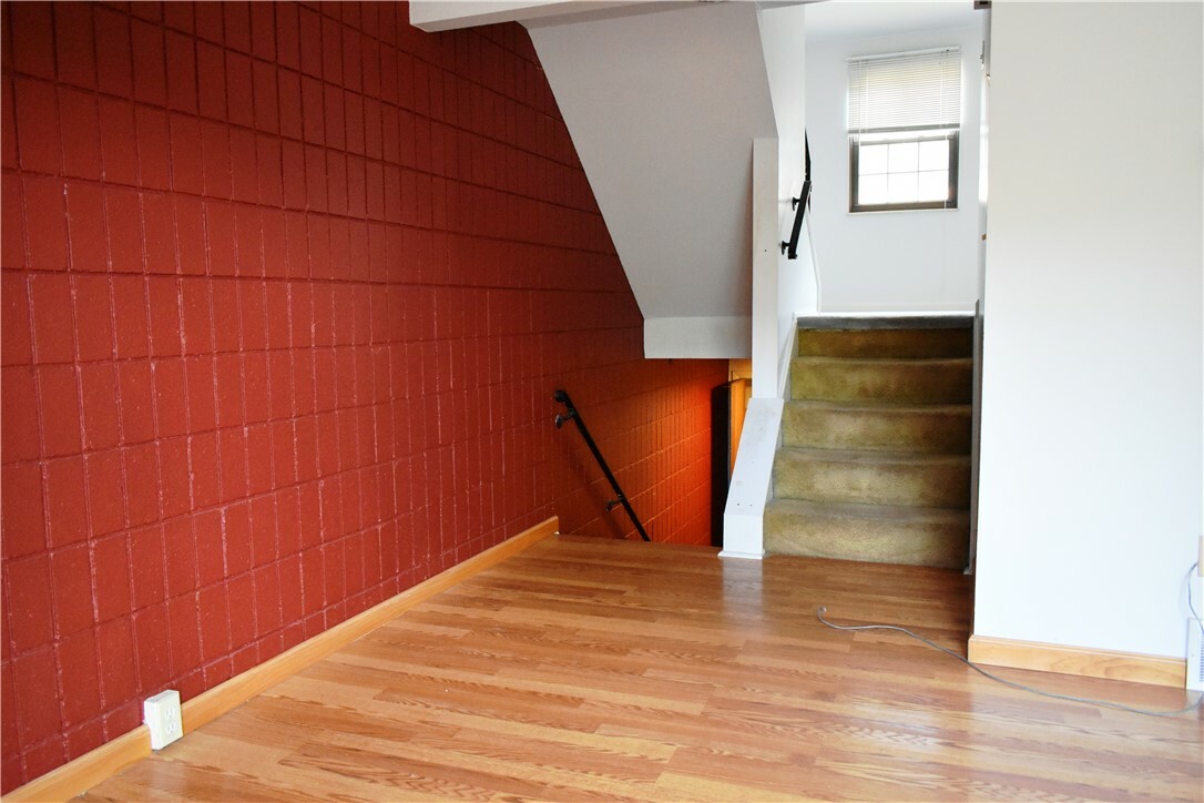 Property Photo:  825 Lindenwood Dr  PA 15234 