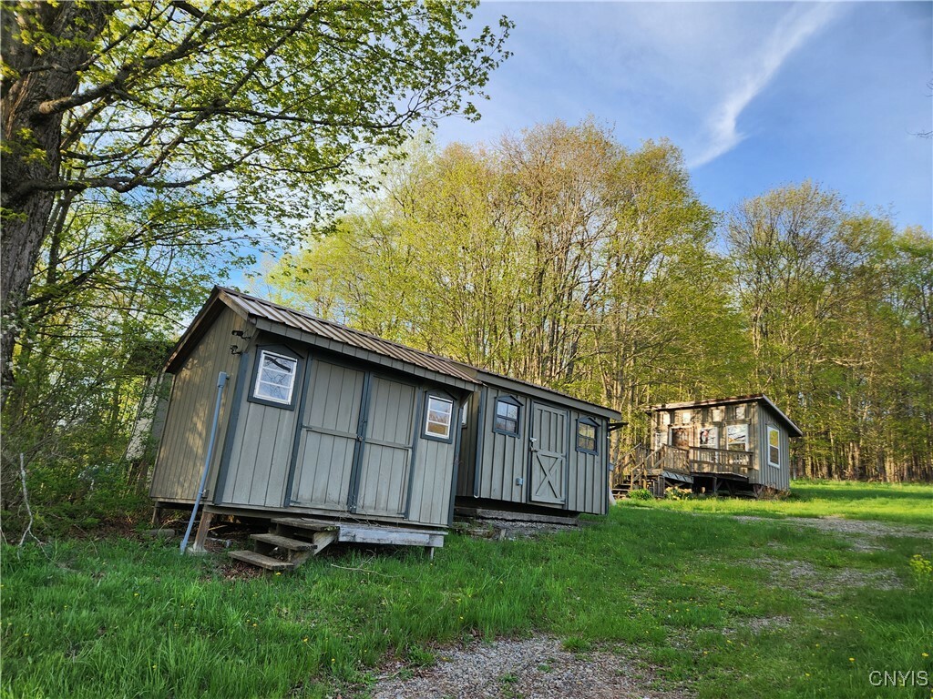 Property Photo:  4364 Elwood Road  NY 13040 