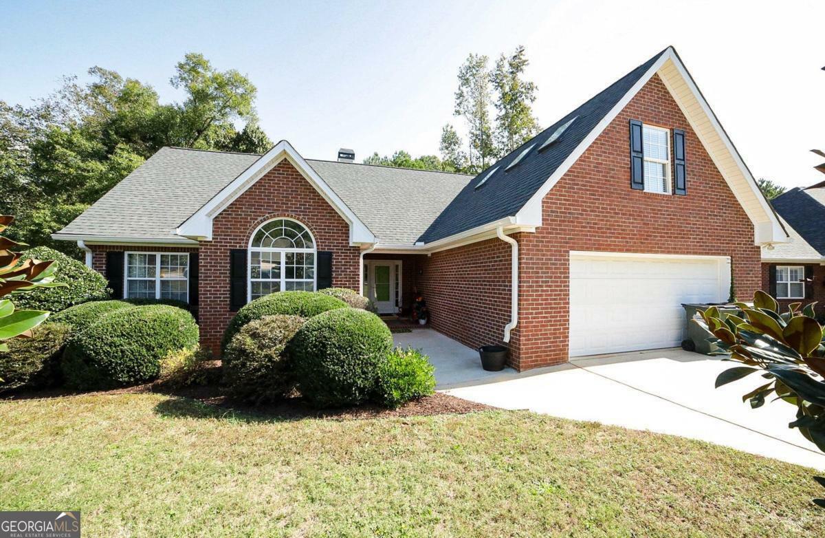 Property Photo:  340 Woodgrove Drive  GA 30605 