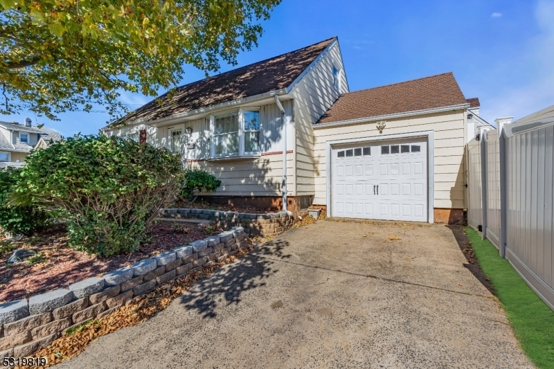 Property Photo:  41 Glenridge Ave  NJ 08902 