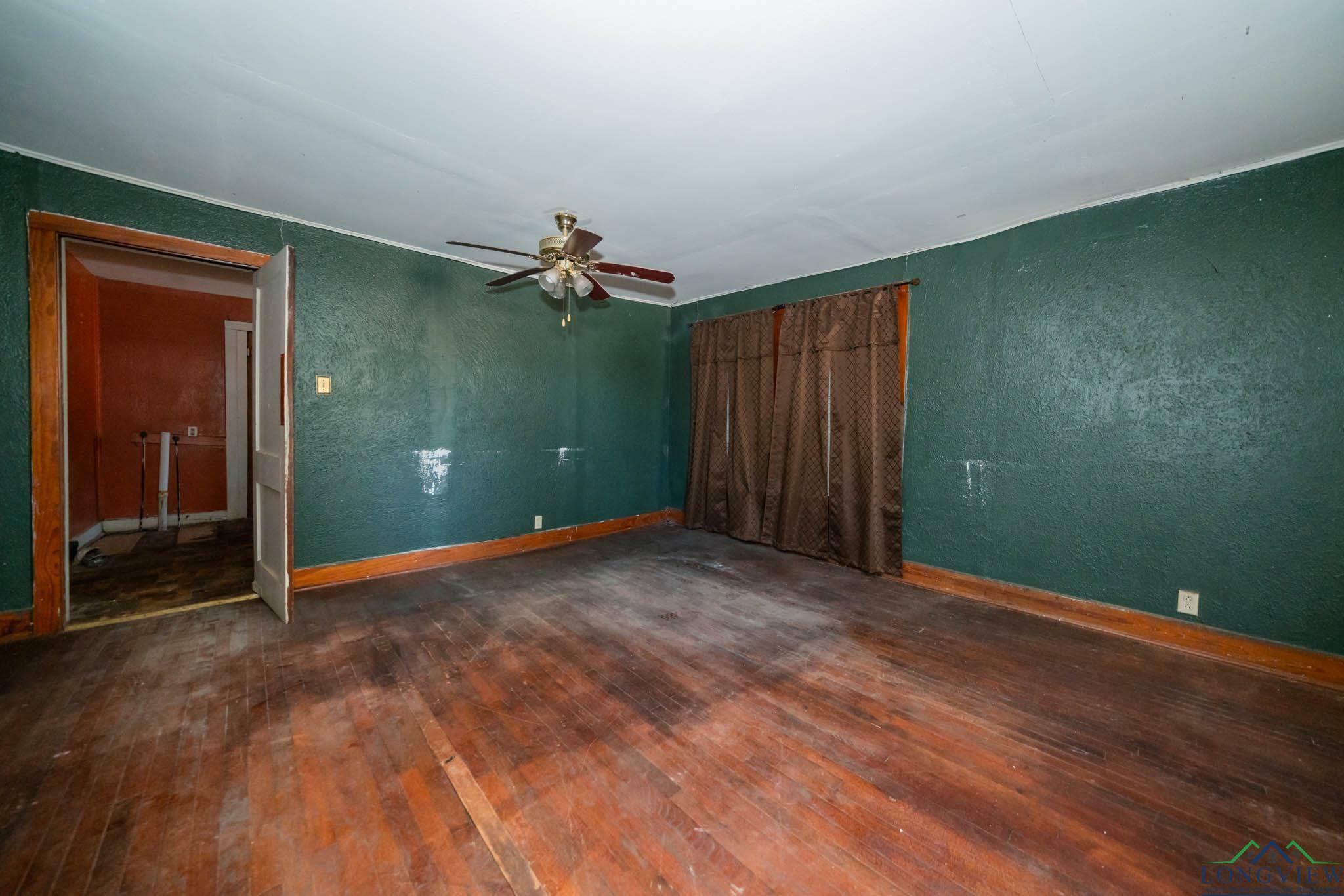 Property Photo:  1204 W Emory Street  TX 75670 