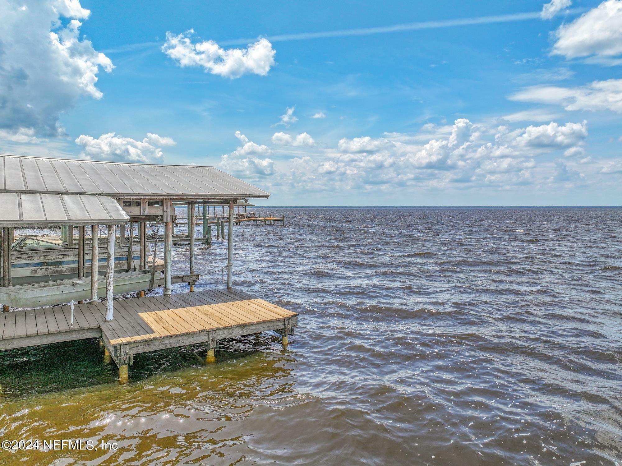 Property Photo:  13585 County Road 13 N  FL 32092 