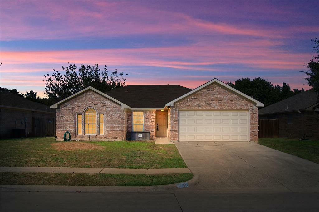 Property Photo:  312 Willowstone Trail  TX 76179 