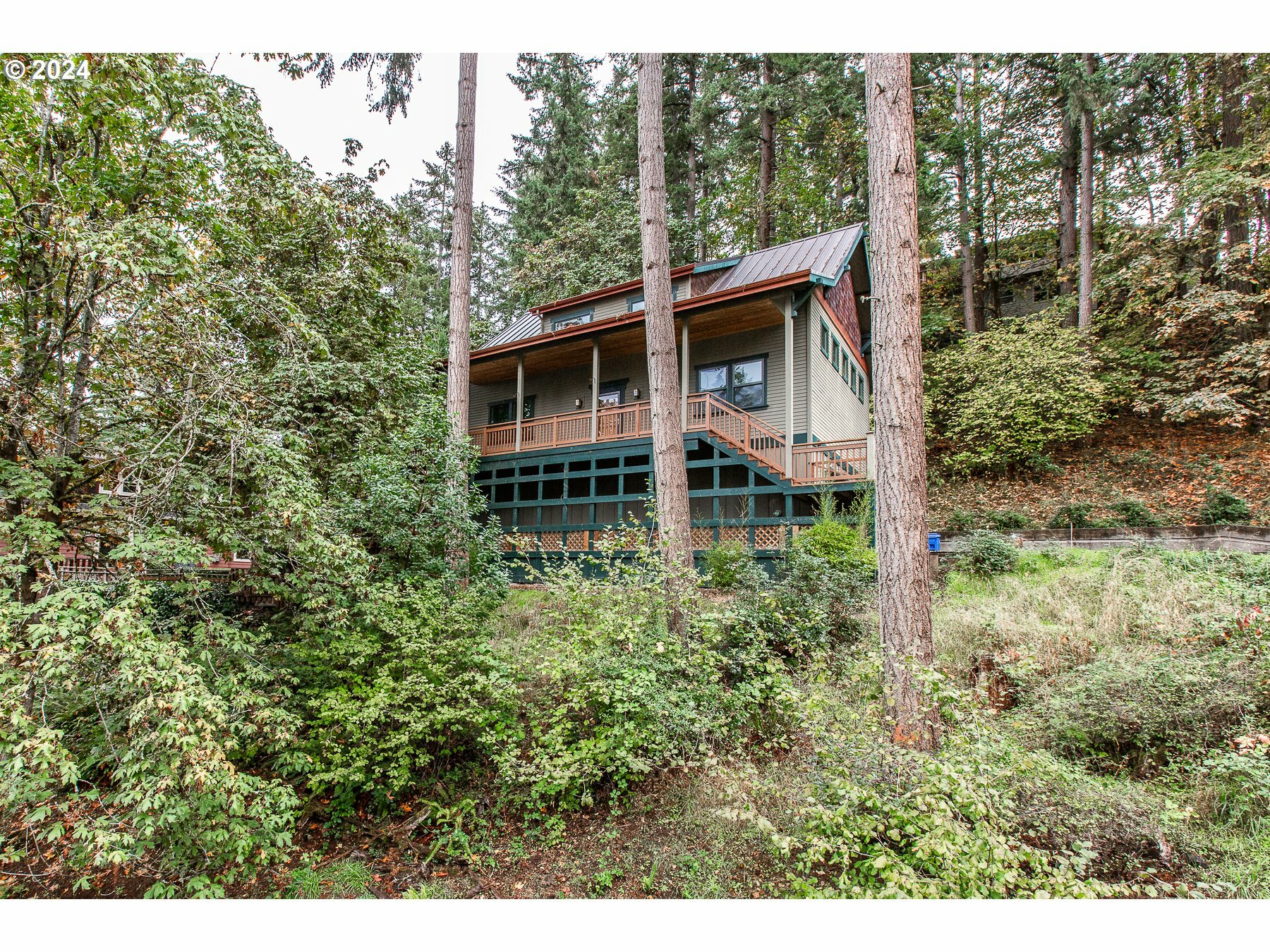 Property Photo:  210 Rockridge Loop  OR 97405 