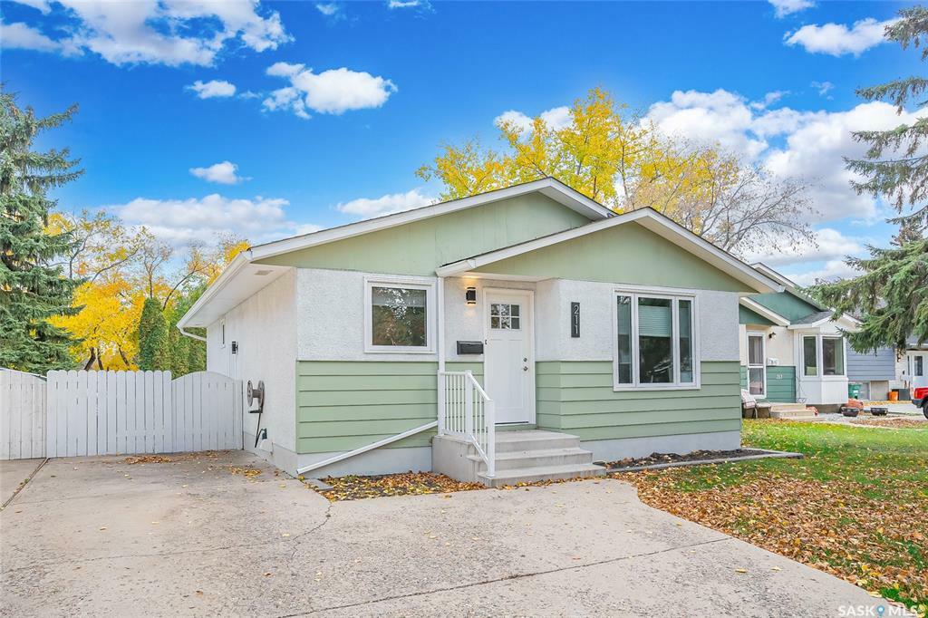 211 Acadia Place  Saskatoon SK S7H 3W3 photo