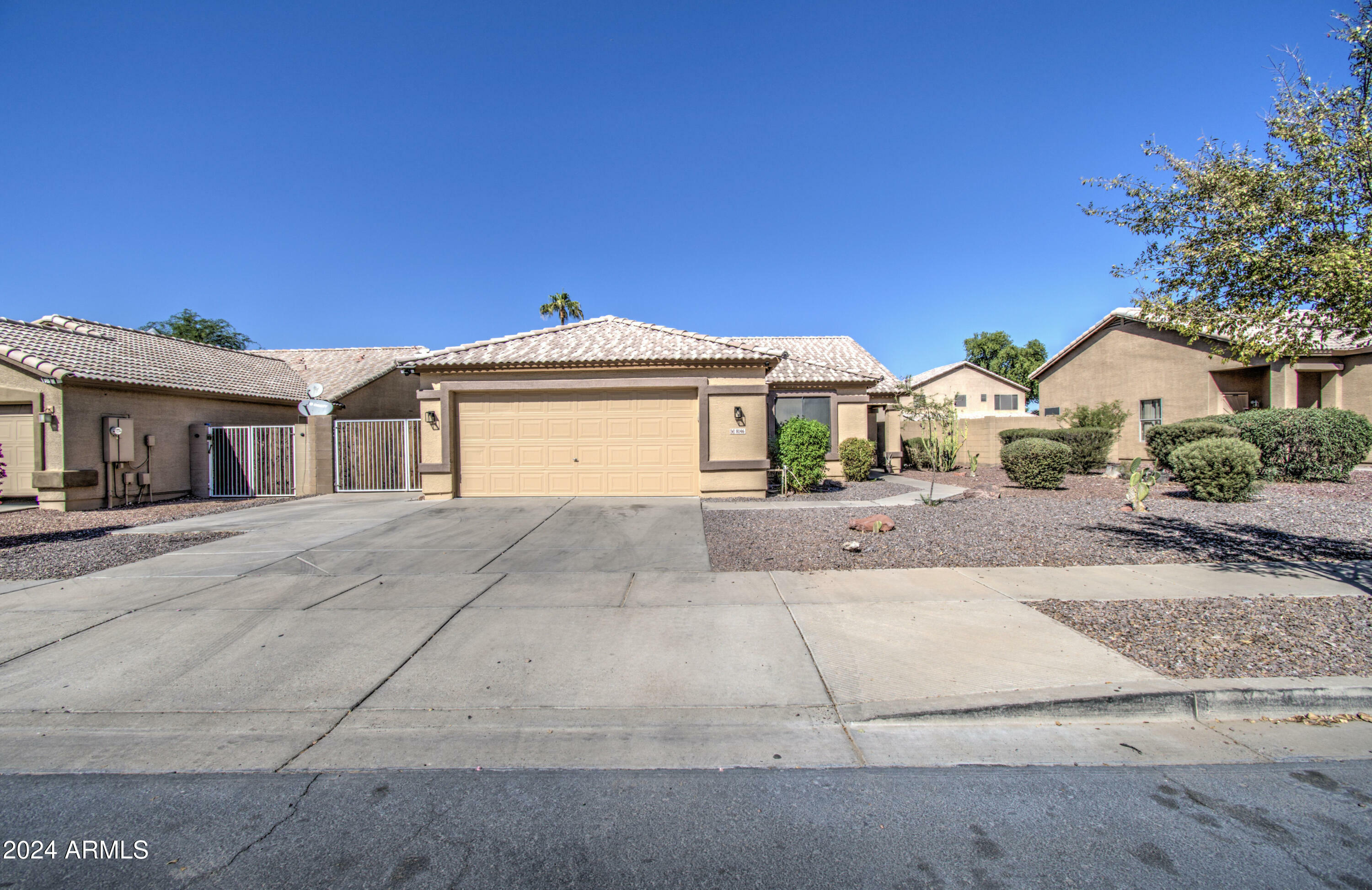 Property Photo:  8146 W Hilton Avenue  AZ 85043 