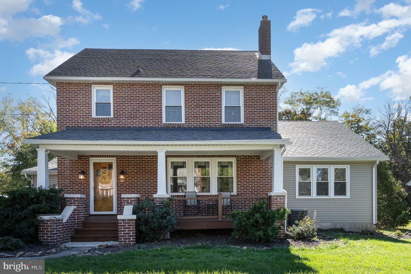 Property Photo:  27 W Hanover Street  PA 17325 