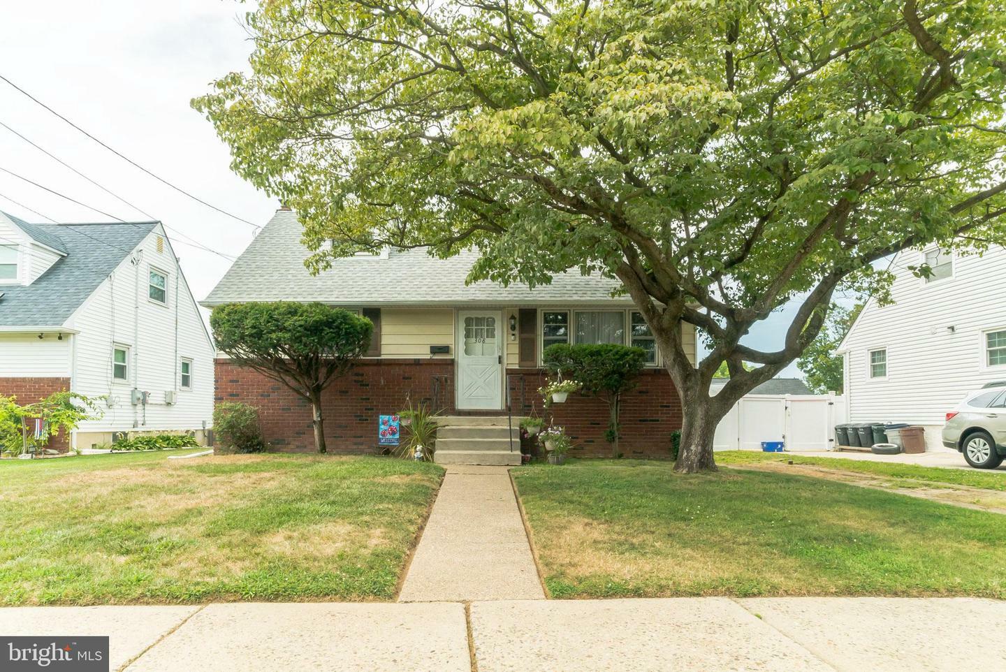 Property Photo:  308 Warren Avenue  NJ 08031 