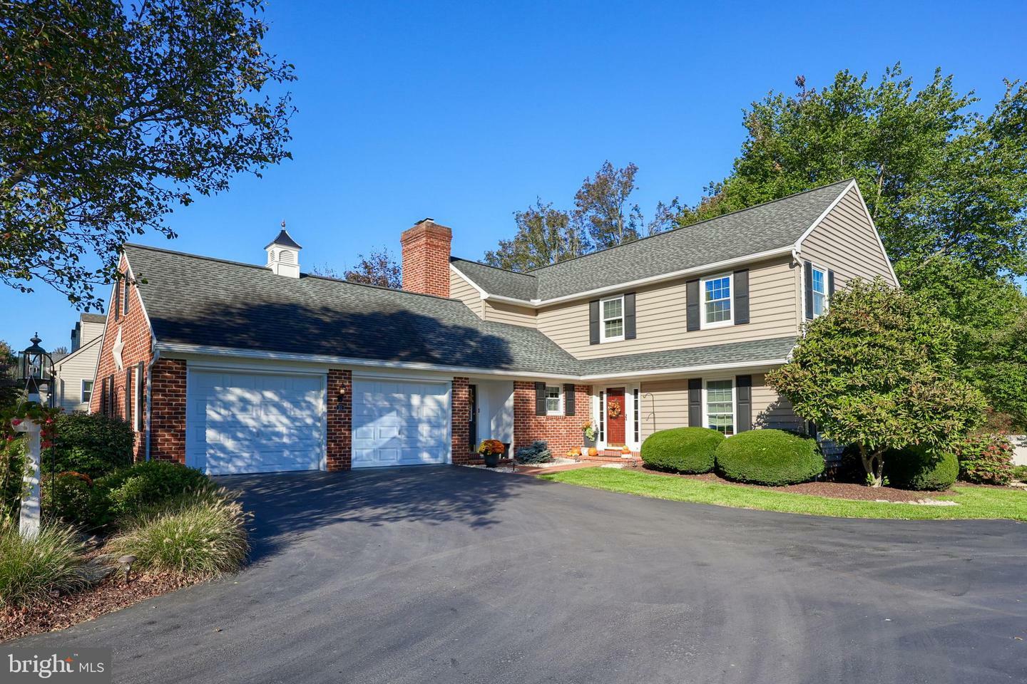 Property Photo:  511 Greenhowe Drive  PA 17543 