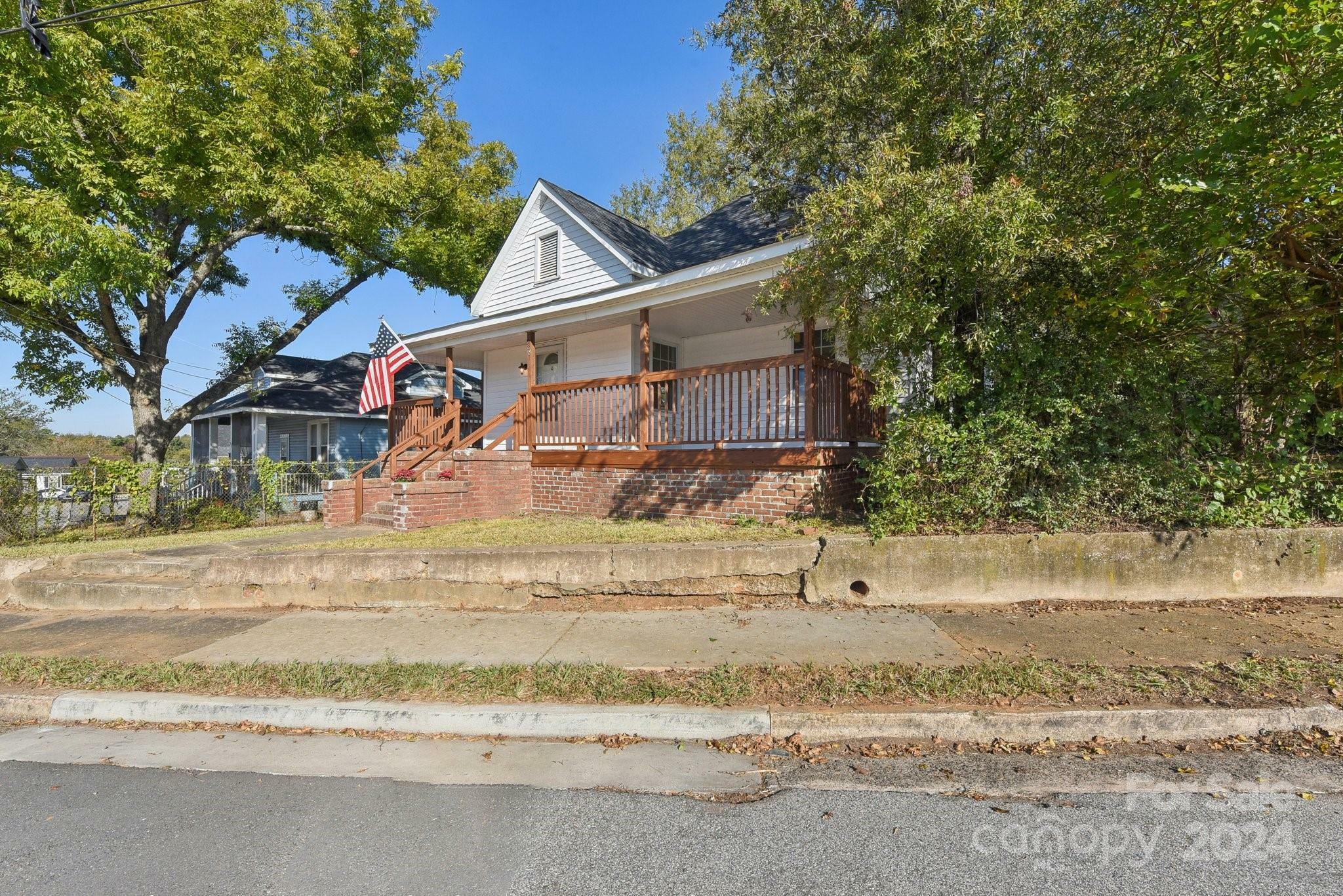 Property Photo:  528 Hagins Street  SC 29730 