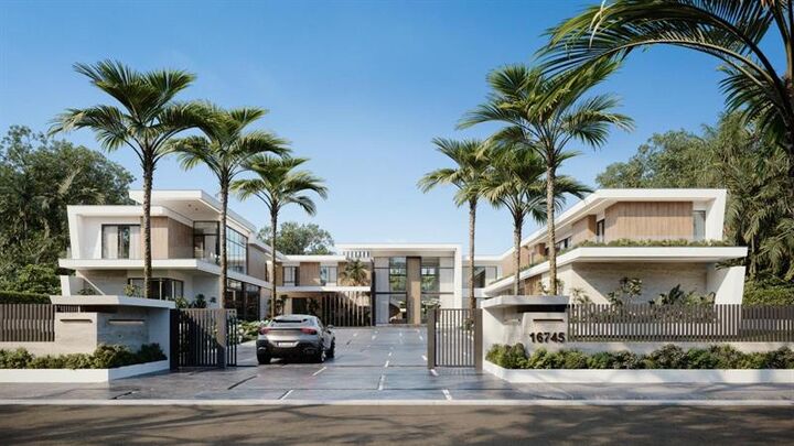 Property Photo: 16745 Stratford Court FL 33331