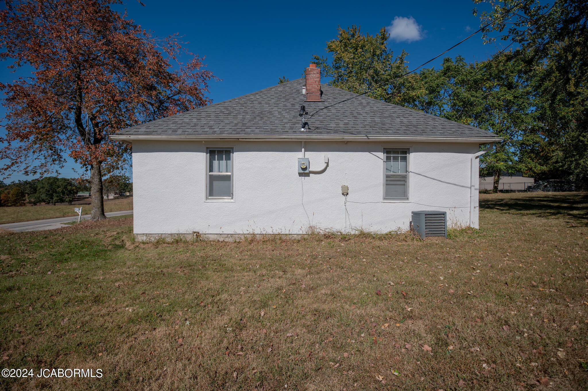 Property Photo:  404 Alvarado Avenue  MO 65013 