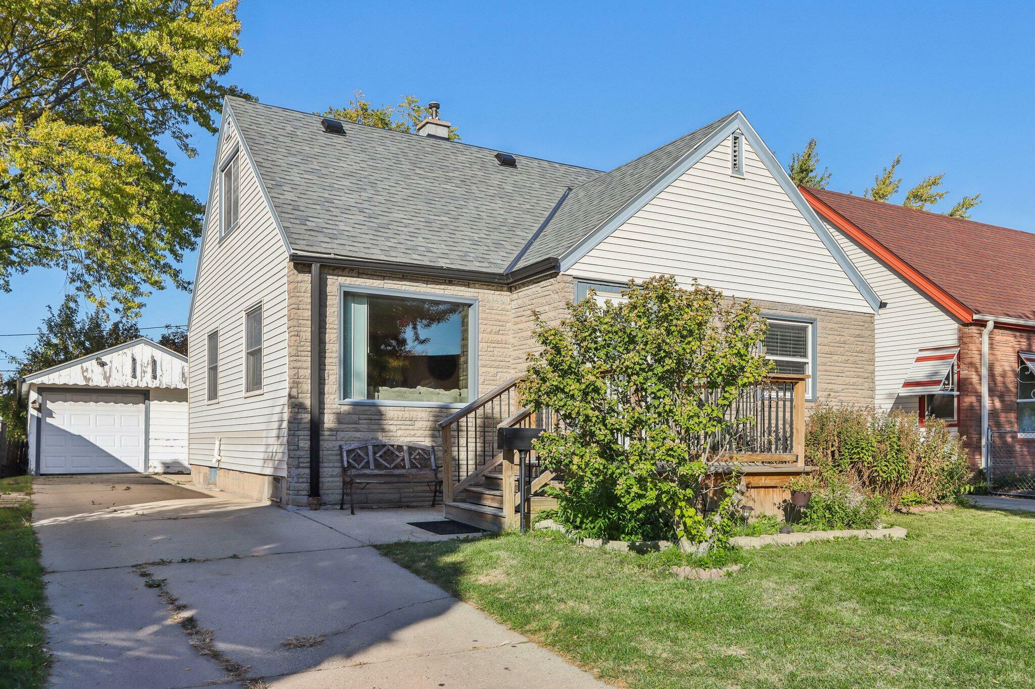 Property Photo:  3733 S 21st St  WI 53221 