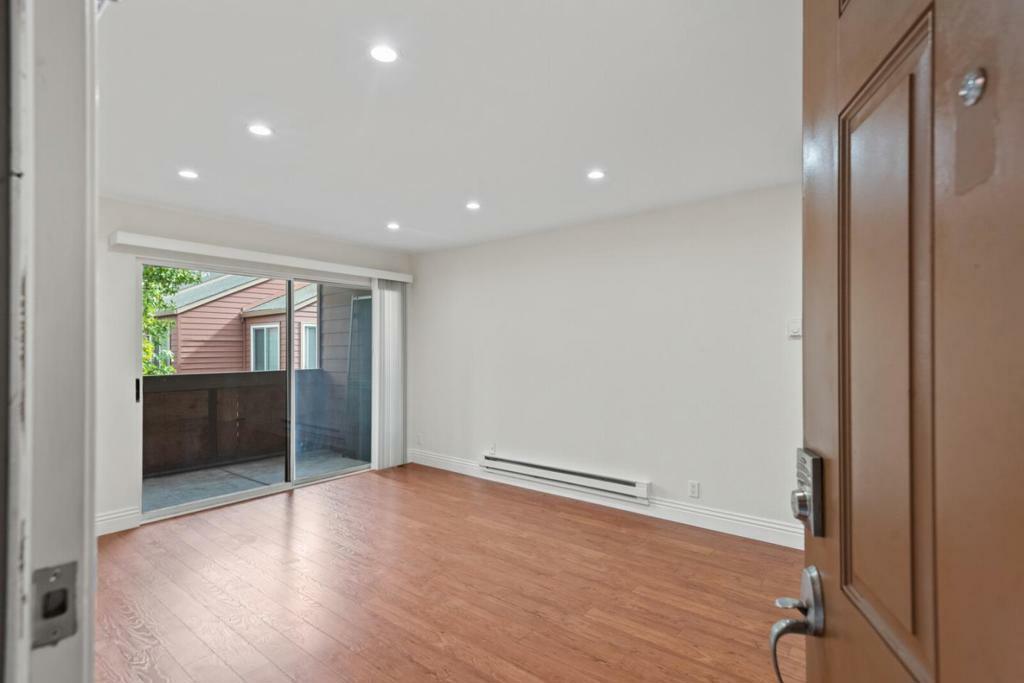 Property Photo:  902 Catkin Court  CA 95128 