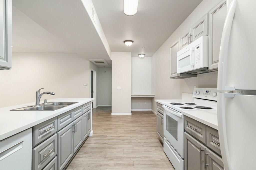 Property Photo:  24909 Madison Avenue 812  CA 92562 