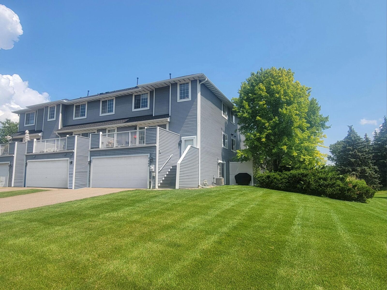 Property Photo:  2465 E 117th Street 20  MN 55337 