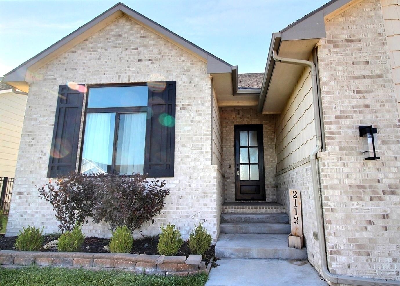 Property Photo: 2113 S Michelle St KS 67207