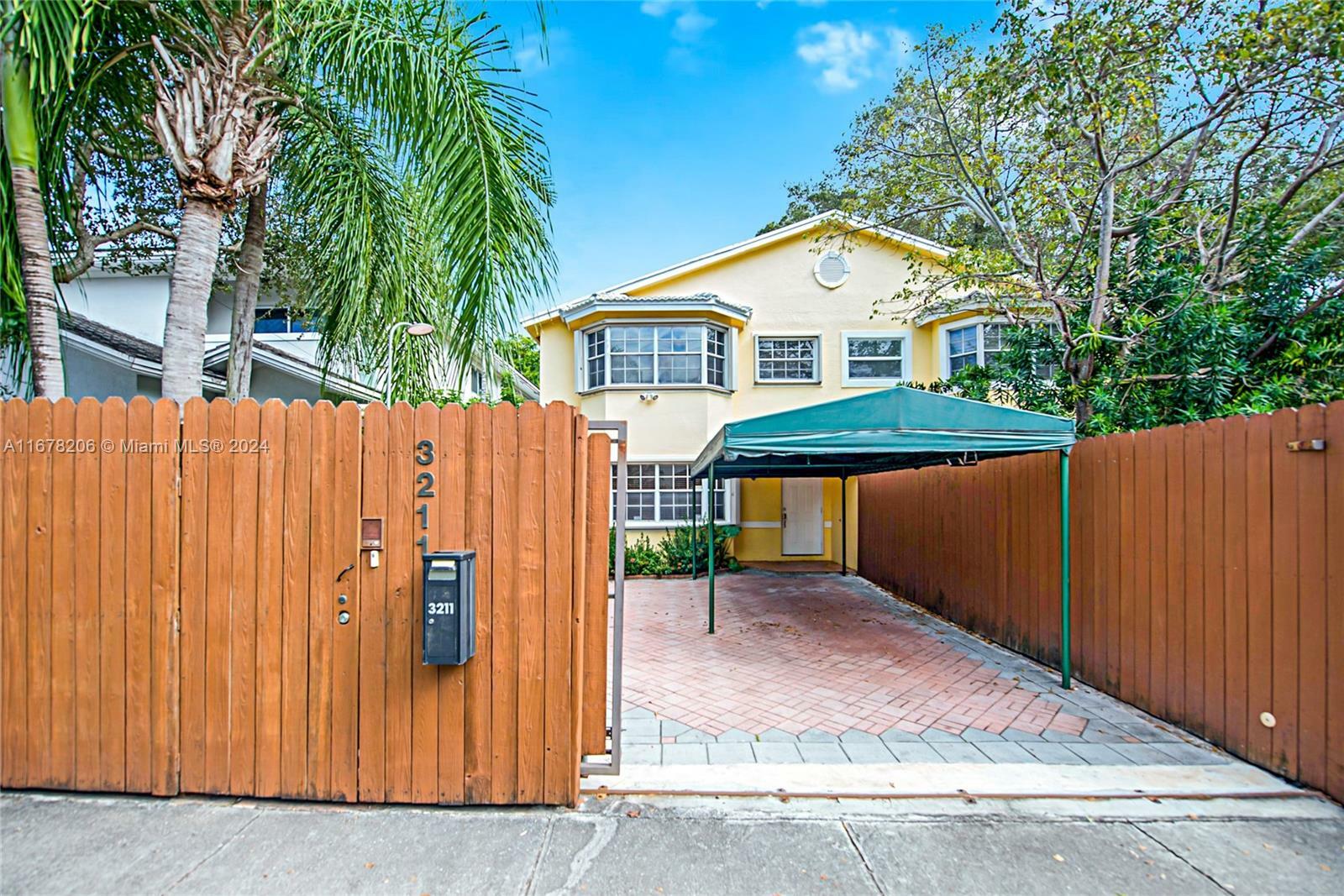 Property Photo:  3211 Matilda St A  FL 33133 