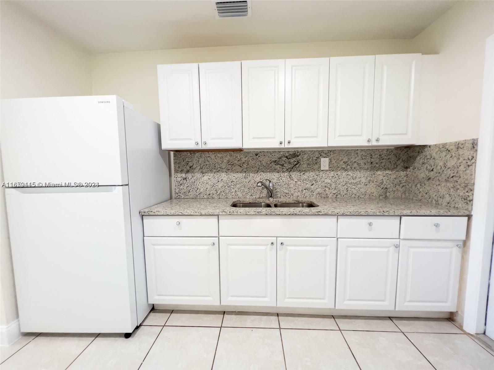 Property Photo:  735 NW 14th Way 2  FL 33311 