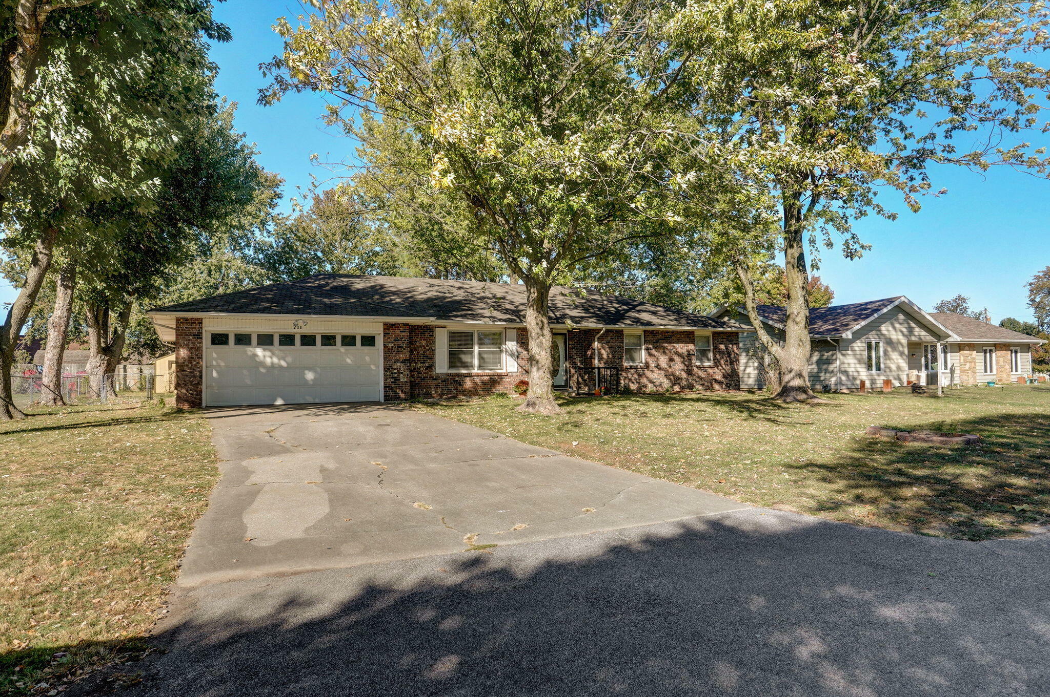 Property Photo:  711 S Scott Circle  MO 65738 