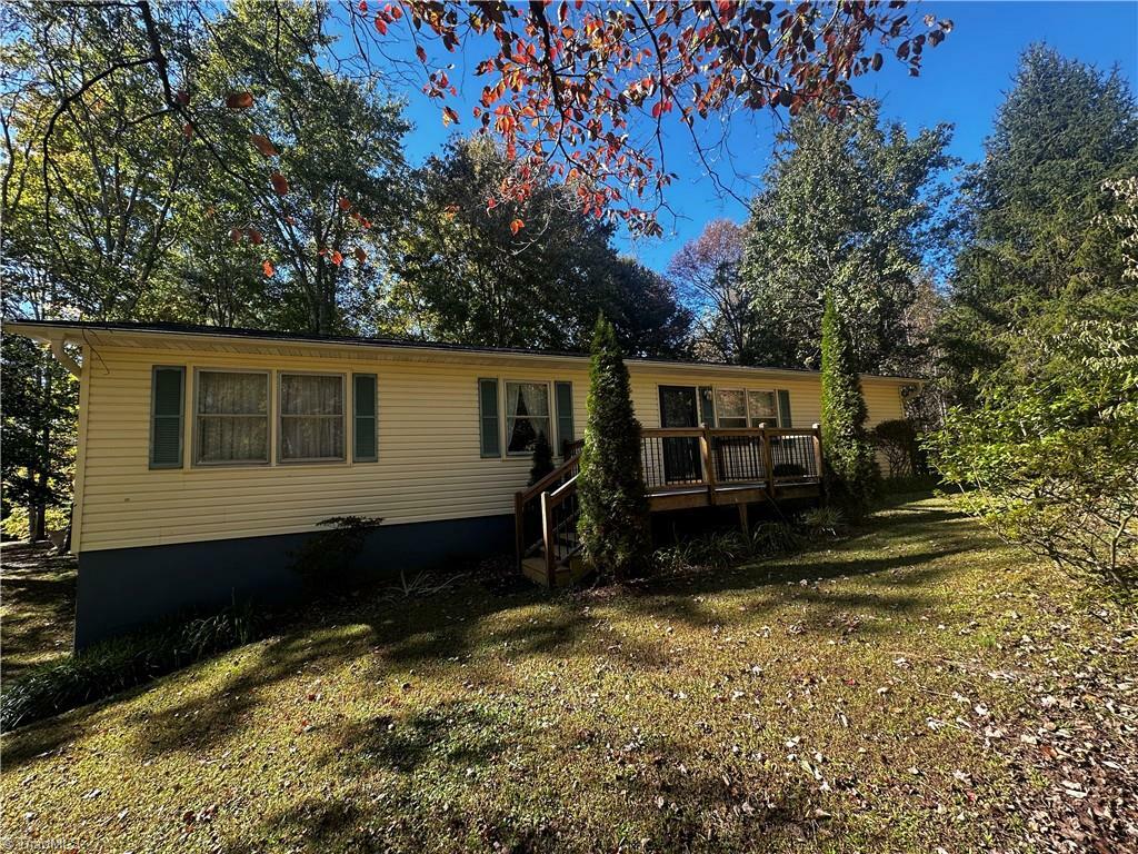 Property Photo:  622 Moravian Mill Road  NC 28654 