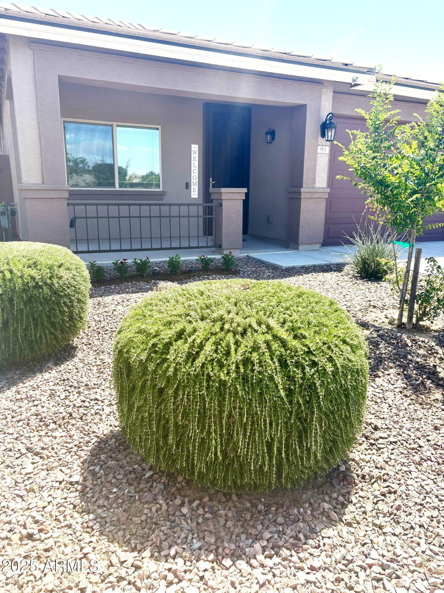 Property Photo: 901 W Witt Avenue AZ 85140
