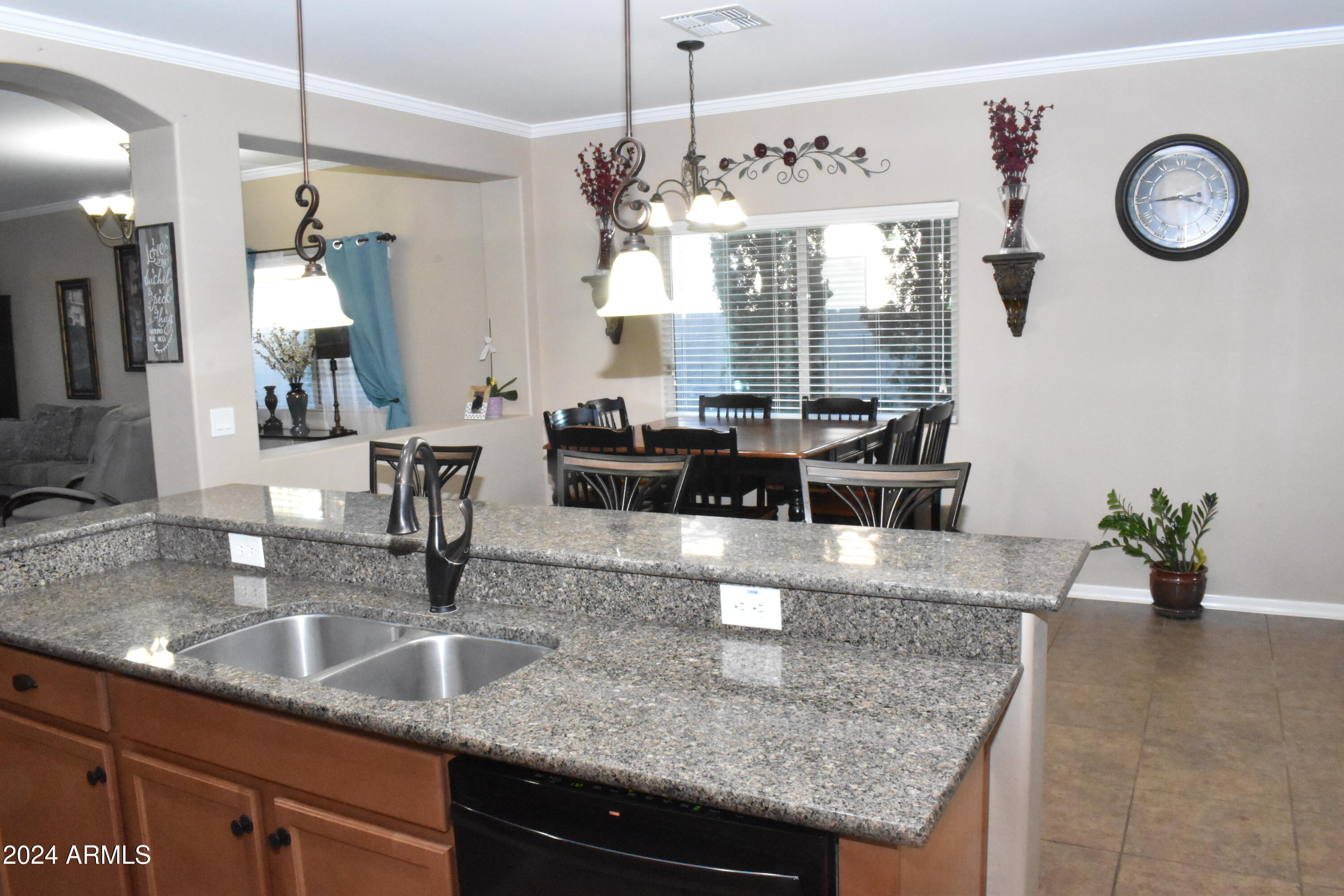 Property Photo:  901 W Witt Avenue  AZ 85140 