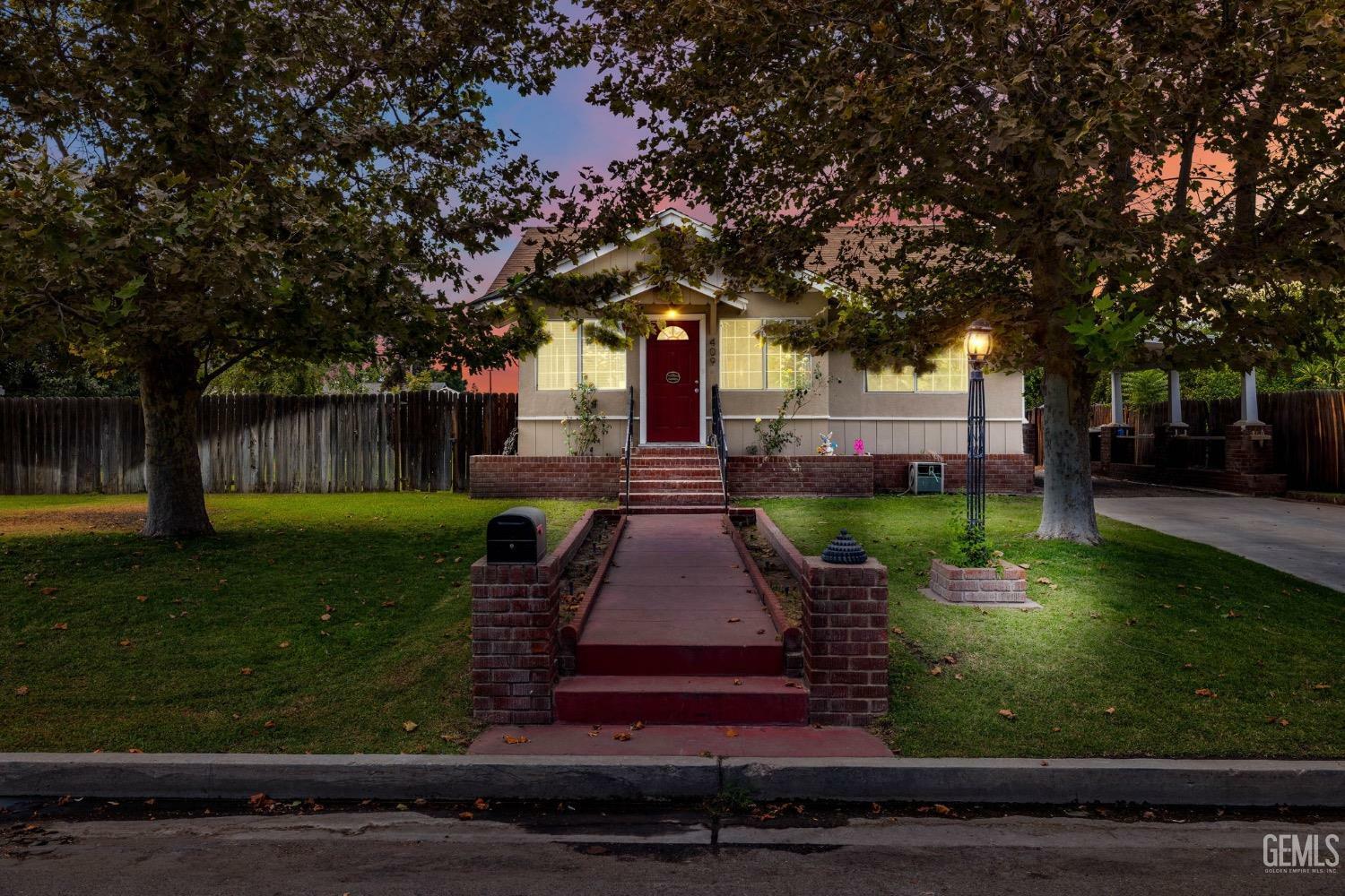 409 Cypress Street  Bakersfield CA 93304 photo