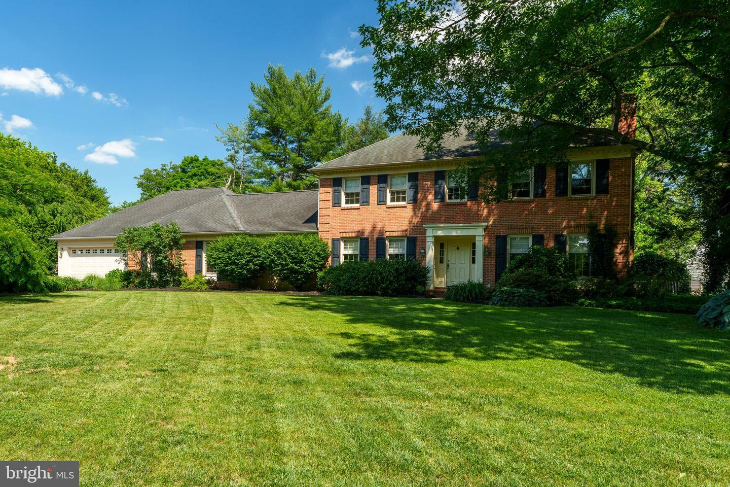 Property Photo:  2442 Stone Heath Drive  PA 17601 